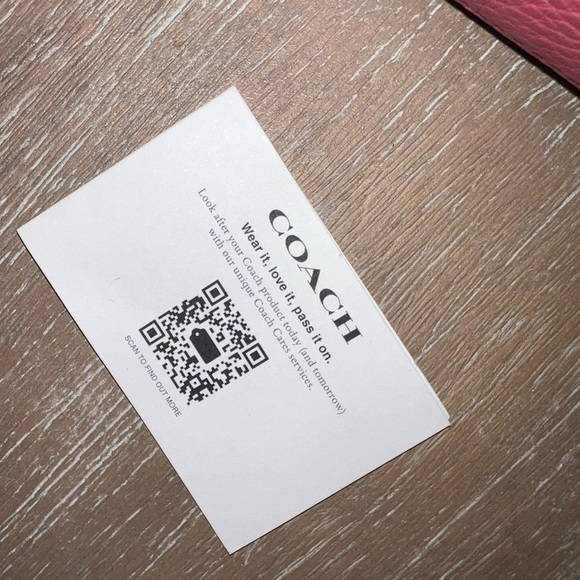 Pink Coach purse with gold hardware - Picture 7 of 7